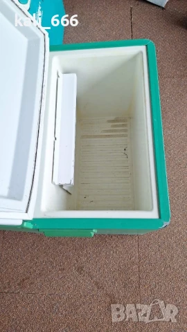 Туристически хладилник на 12V, 220V и газ, снимка 2 - Хладилни чанти - 50664248