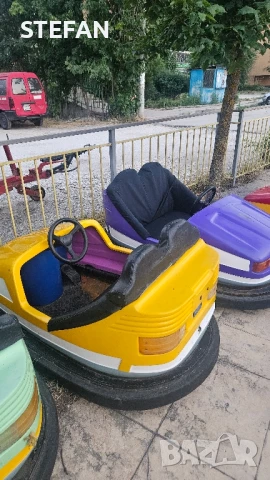 блъскащи се колички за асфалт, атракцион