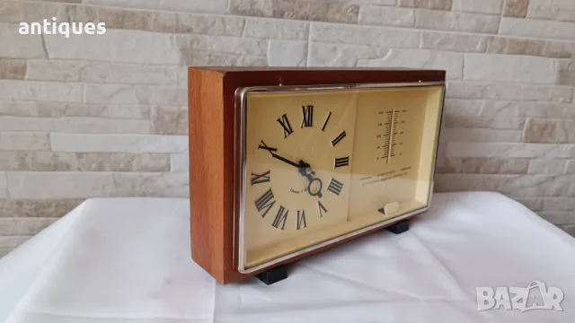 Руски настолен часовник - Маяк с термометър и хигрометър - Made in USSR - 1970г., снимка 4 - Антикварни и старинни предмети - 50269129