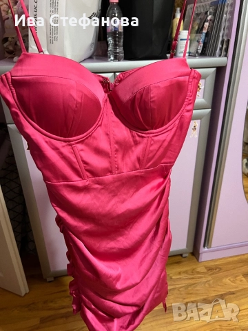 Нова елегантна официална парти коктейлна розова цикламена рокля тип бюстие сатен сатенена Oh Polly, снимка 3 - Рокли - 46577015