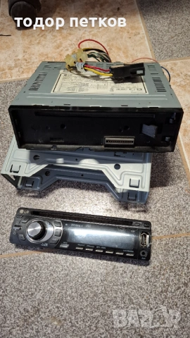 Радио за кола LG