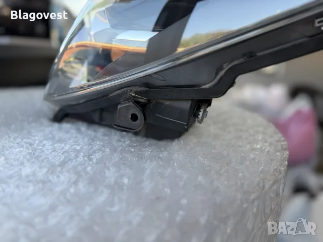 Оригинални Фарове с Лупа и LED Дневни за Toyota Yaris (2017-2020) Комплект или Бройка, снимка 4 - Автомобили и джипове - 56009501