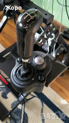 Волан с педали, скоростен лост и стойка Logitech G29, снимка 7 - Джойстици и геймпадове - 53402875