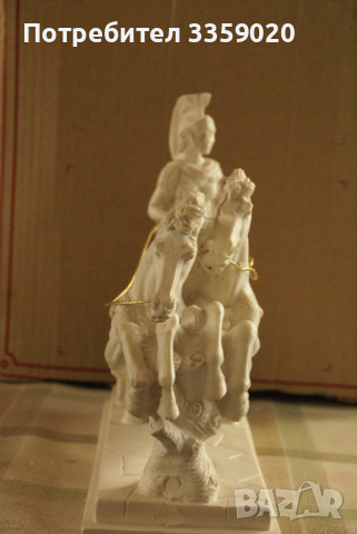 продавам керамична фигура, снимка 2 - Антикварни и старинни предмети - 36462351