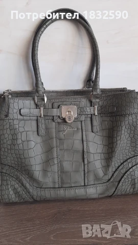 Чанта Guess