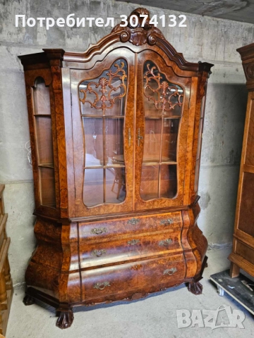 Витрина в стил Чипъндейл с интарзия