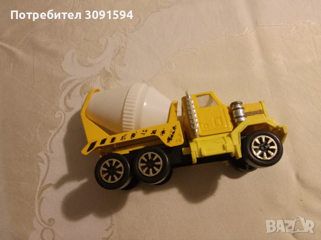 Соц ламаринено камионче бетонобъркачка, произведено в България в завода за играчки "Мир" Разград., снимка 9 - Колекции - 53597234
