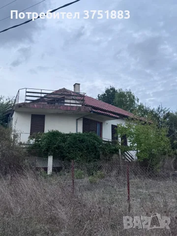 Къща с двор близо до морето 