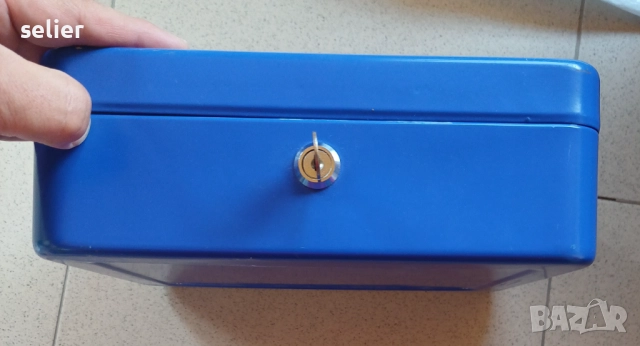 Продавам метална каса(сейф) Като нива Цена:20лв, снимка 2 - Шкафове - 52440751