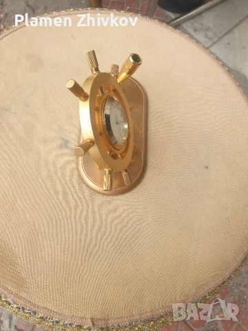 кварцов часовник изработен от масивен бронз . Корабният рул се върти около часовника свободно , снимка 6 - Антикварни и старинни предмети - 52332427