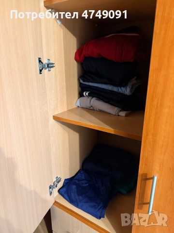 Продавам Гордероб 