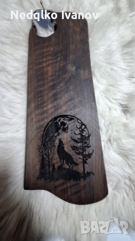 Ръчна изработка, която впечатлява – персонализирани дъски от орех!