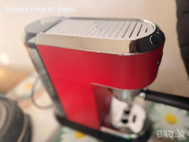 Леки следи от употреба!   ОПИСАНИЕDeLonghi EC 685.R Елегантен кафе машина от De'Longhi Тази кафемаши, снимка 3 - Кафемашини - 53005974