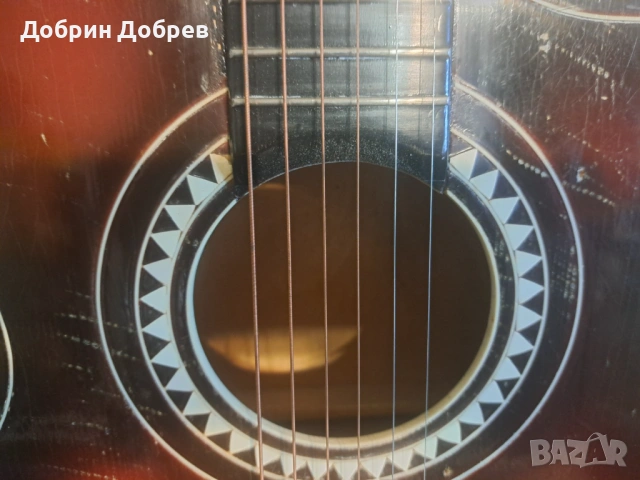 продавам електро акустична китара