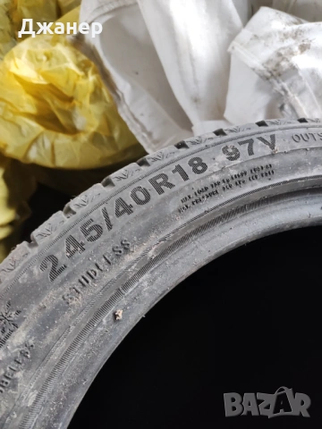 245 40 18 зимни гуми, снимка 4 - Гуми и джанти - 53571466