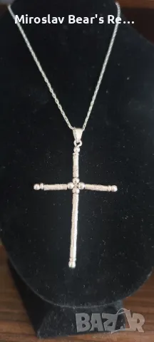 Масивен сребърен кръст с диамантен мат , на късо синджирче, снимка 1