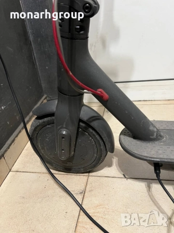 Електрическа тротинетка Xiaomi M365 със зарядно, снимка 6 - Друга електроника - 52149938