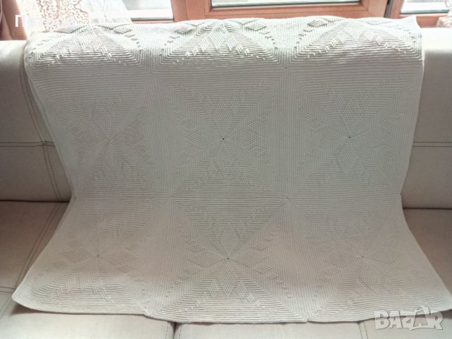 Продавам старо, ръчно плетено покривало-ново.Ръчно изработено.От естествени материали., снимка 2 - Антикварни и старинни предмети - 38780746