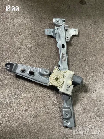 Стъкло повдигачи Пежо 3008 /2009-2015/