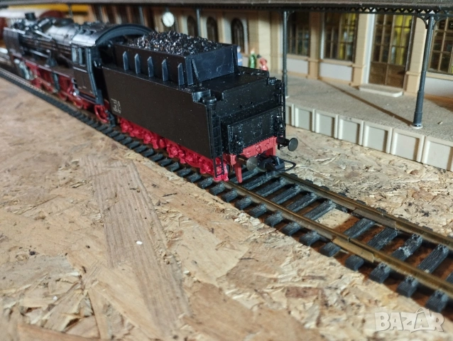 Парен локомотив Roco BR01 H0 1/87, снимка 6 - Колекции - 53633823