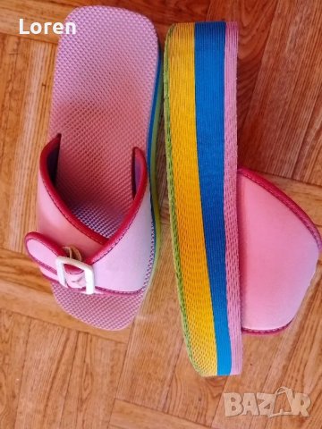 Подарявам!Розови,синьо и жълто чехли на платформа 