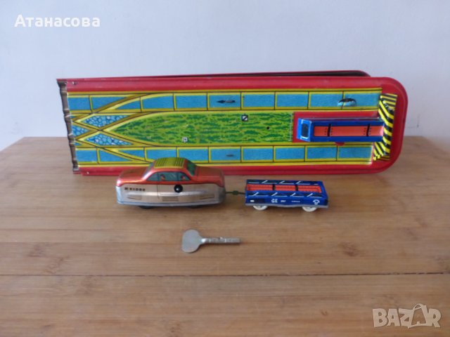 Дизелово влакче с вагон, релси и ключе играчка