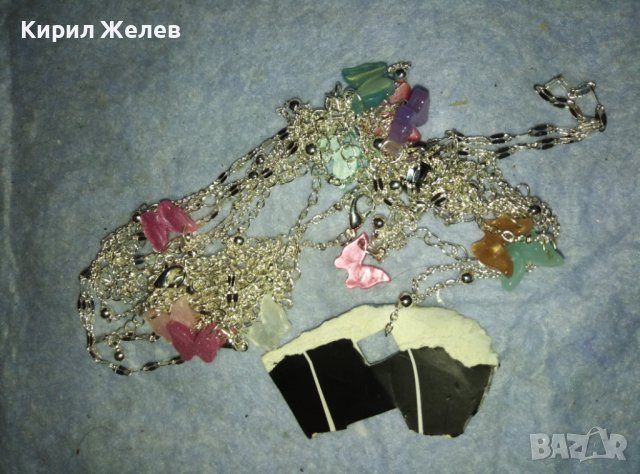 НЕЖНО ПОСРЕБРЕНО АРТ КОЛИЕ с ЦВЕТНИ ПЕПЕРУДКИ ФИНА ВЕРИЖКА 38933, снимка 8 - Колиета, медальони, синджири - 42057417
