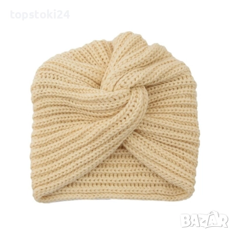 Дамска зимна плетена шапка с усукан възел по средата, снимка 6 - Шапки - 52641505