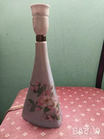 Стара настолна лампа