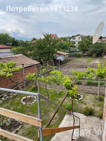 Двуетажна къща в с.Крумово от камък, тухла и бетон, снимка 3 - Къщи - 53497227