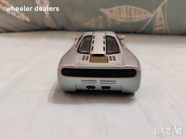 Метална количка Mclaren F1 Maisto Supercar collection 1/24, снимка 4 - Колекции - 40626653