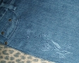 сини дънки с малко бродерия, снимка 1 - Дънки - 36112921
