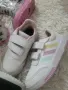 Детски бели маратонки ADIDAS 27 номер за момиченце с розови ленти, снимка 3
