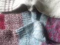 Вълнен плетен пъловер и вълнени чорапи 