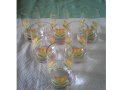 Различни стъклени чаши