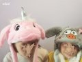Детска анимационна пухкава шапка с мърдащи движещи уши ушички еднорог животни