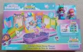 Нова детска Играчка Gabby’s Dollhouse, Парти стая + фигурки и аксесоари, снимка 8