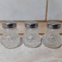 Комплект малки стъклени солнички 3 бр., снимка 3 - Антикварни и старинни предмети - 44148926