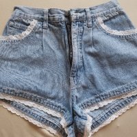 Къси дънкови панталонки, снимка 1 - Къси панталони и бермуди - 41565606