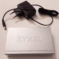 Гигабитови Суичове TP-Link, ZYXEL, SMC, снимка 8 - Суичове - 42837802