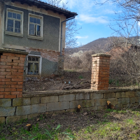 Къща в с.Дамяново, снимка 2 - Къщи - 41882324