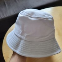 Бяла шапка - Идиотка, снимка 3 - Шапки - 40957423
