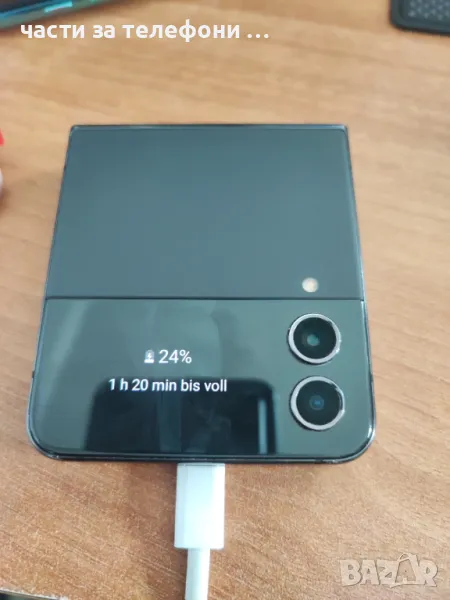 Samsung Z Flip 4 работещ за части отключена платка, снимка 1
