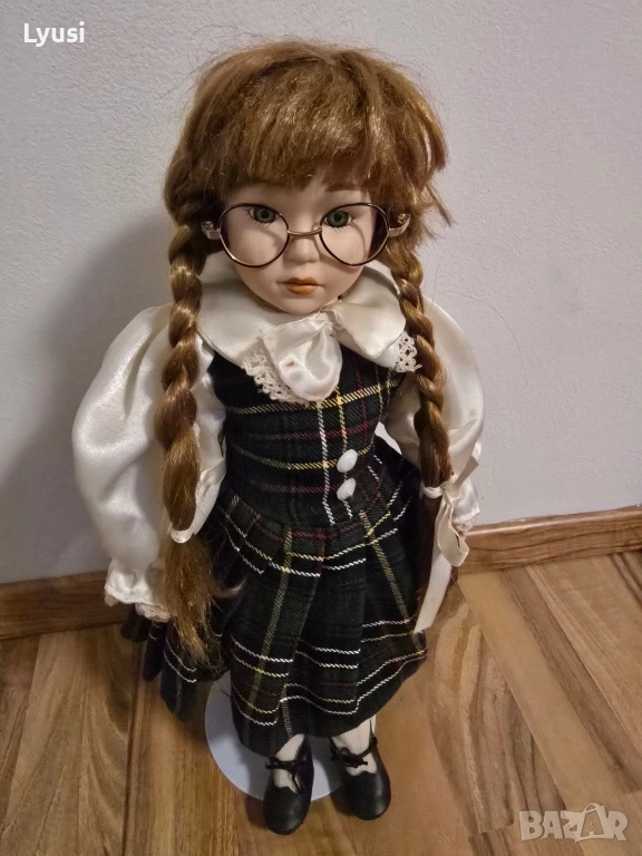 Порцеланова кукла, снимка 1