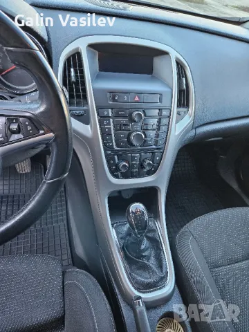 Opel Astra J 1.7 CDTI/110 Start-Stop sistem, снимка 11 - Автомобили и джипове - 48087996