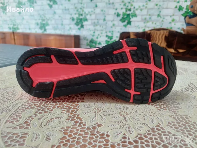 ​Дамски маратонки Asics Dynaflyte 3 – Нови, №42.5 (27 см), снимка 5 - Маратонки - 56116006