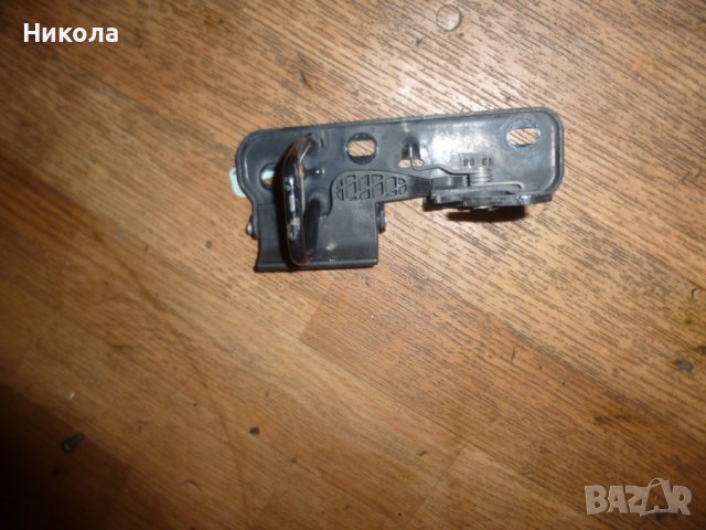 Панта -(закопчалка) преден капак Голф 5, снимка 3 - Части - 41335272