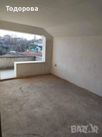 Продавам вила на три етажа, снимка 3 - Вили - 53786540