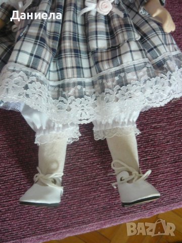 Колекционерска порцеланова кукла JULIE _2, снимка 3 - Колекции - 41243681