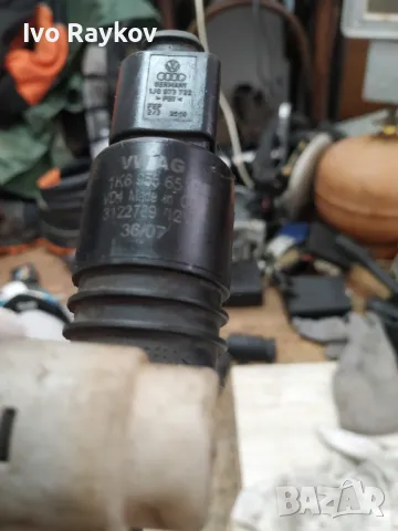 помпа за чистачки 1K6955651 , AUDI, VW, снимка 2 - Части - 49633487